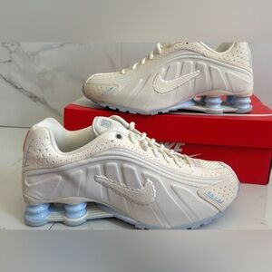 Nike Shox R4 SE 🔥 Pale Ivory Celestine Blue Shoes Women's Size 9 IH3572-110 NEW